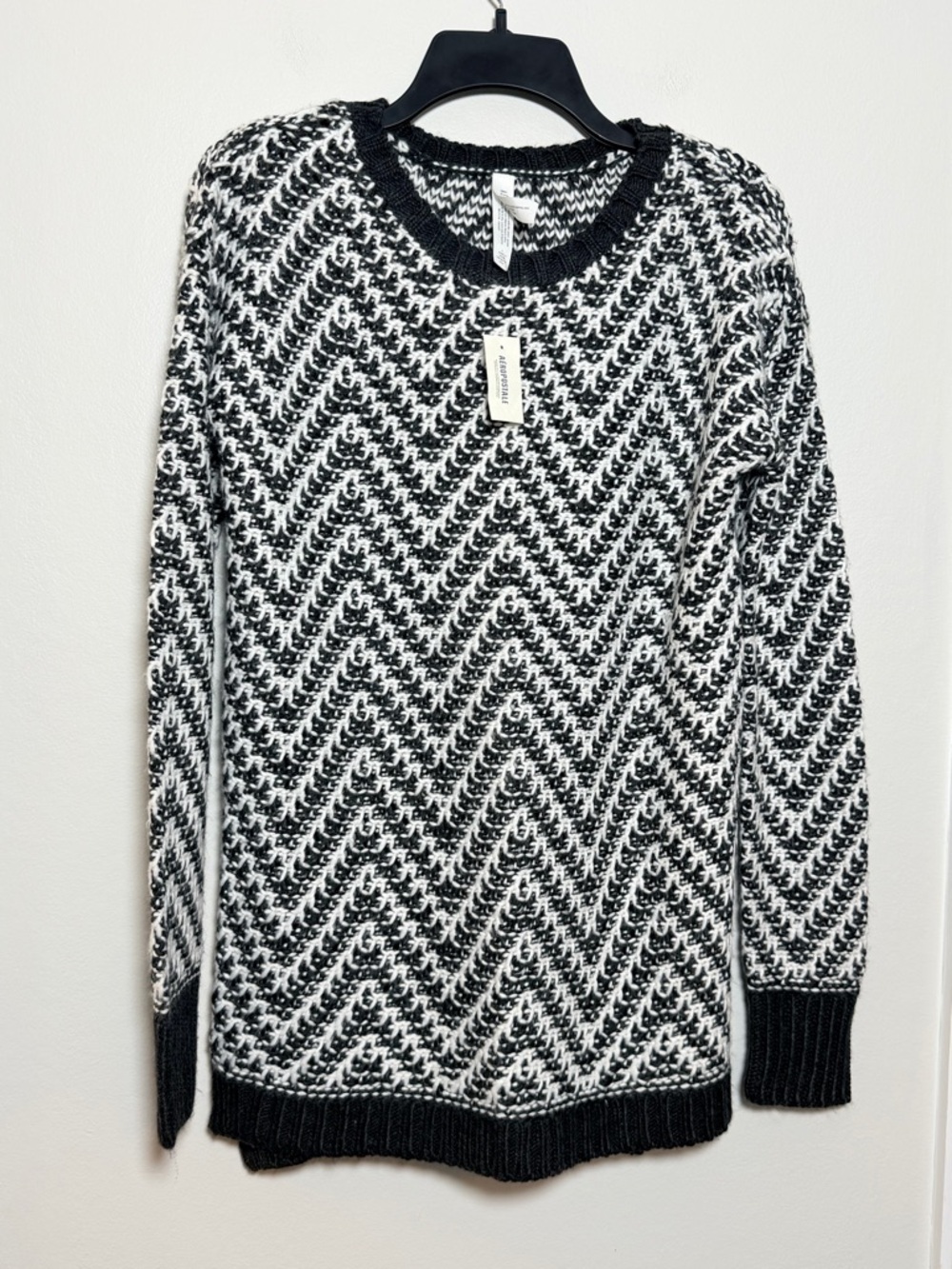 Aeropostale Black White Textured Knit Sweater Womens Medium Chunky Crewneck NWT